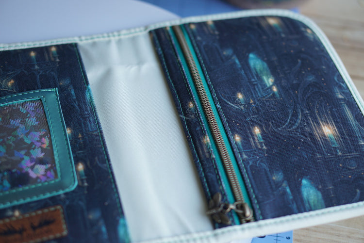 Bookish Ereader Cozy