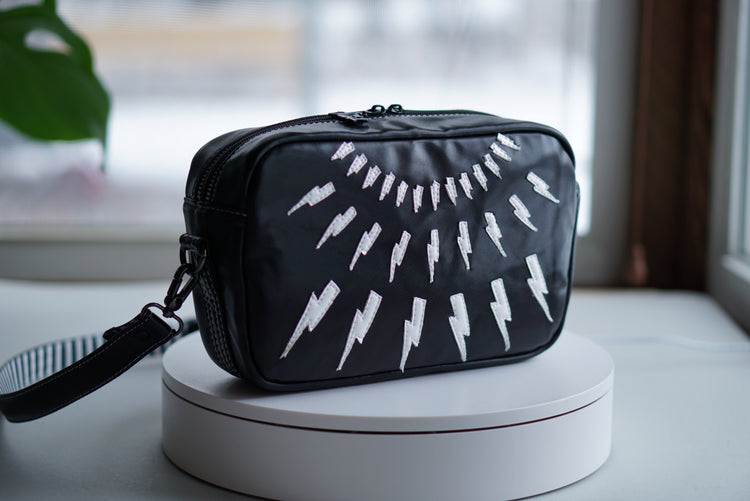 Ew, David Catalina Crossbody