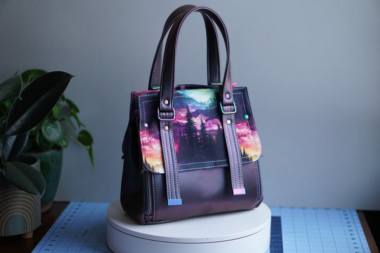 Rainbow tree line Vadon Handbag
