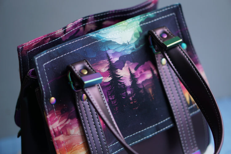 Rainbow tree line Vadon Handbag