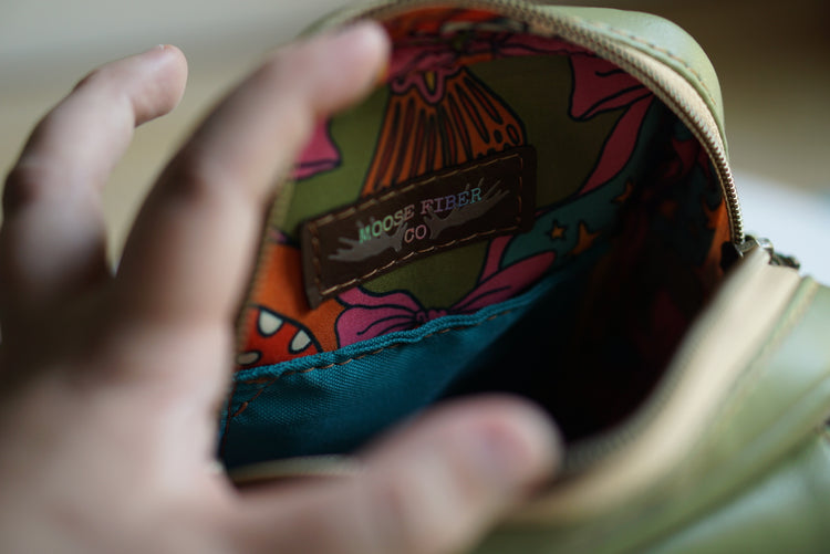 Frogging Daycation Crossbody