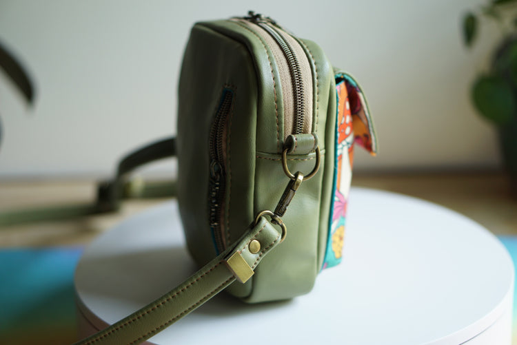 Frogging Daycation Crossbody