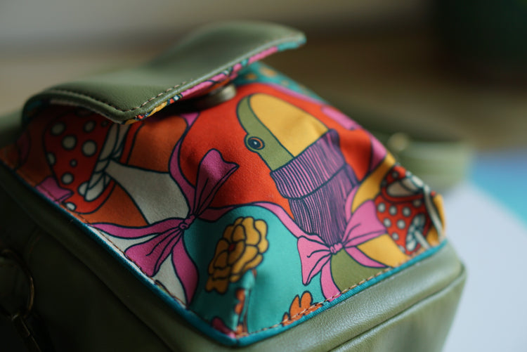 Frogging Daycation Crossbody